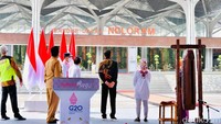 Terminal bandara Ngloram didesain khusus menyesuaikan keunggulan potensi lokal dari Kabupaten Blora yang terkenal dengan kualitas kayu jati yang telah mendunia.