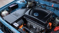 Selain itu, seluruh perangkat di mobil ini pun disetrum, seperti pengereman, power steering, fitur penghangat, sampai suspensi. Foto: Nissan UK / David Shepherd