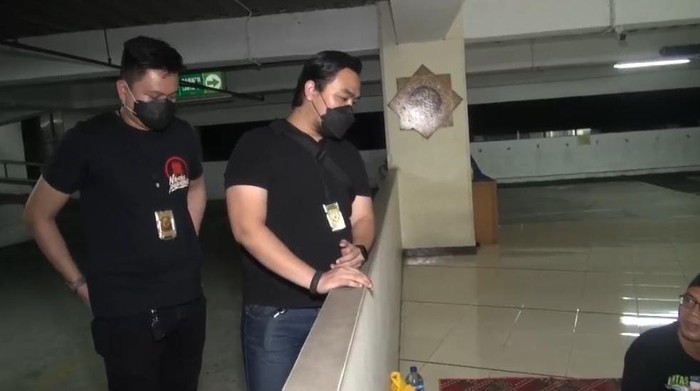 Polisi olah TKP pencurian di musala di rumah sakit di Jakbar
