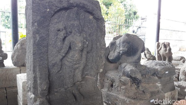 Kemudian ada juga sejumlah patung Siwa dan Ganesha. Arca-arca ini diperkirakan berasal dari jaman Mataram Hindu, kata Joko Santoso, juru pelihara Rumah Arca Boyolali. (Ragil Ajiyanto/detikTravel)