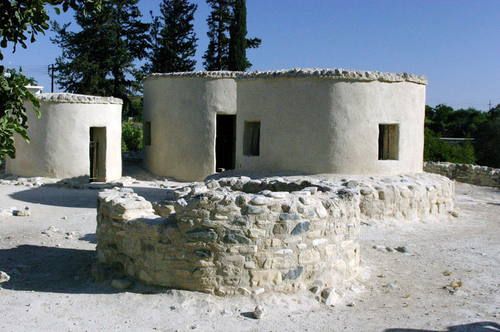 Rumah Khirokitia, rumah tertua dari Zaman Neolitikum di Cyprus, Yunani.