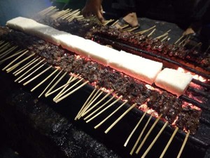 5 Sate Legendaris di Jalur Puncak yang Kelezatannya Tak Tertandingi