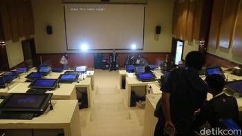 Jurusan animasi di SMK RUS sudah ada sejak tahun 2015 silam. Dari situ SMK RUS kemudian melaksanakan pembelajaran kejuruan tentang animasi. (Foto: Dian Utoro Aji/detikcom)