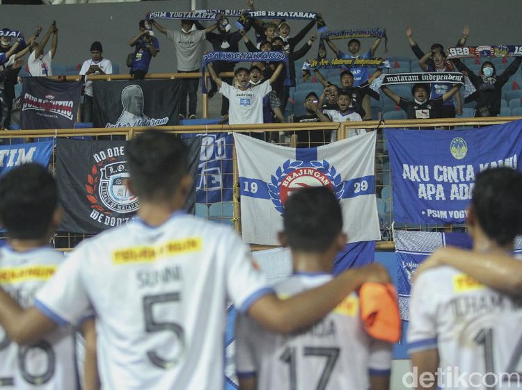 Saat Suporter Liga 2 Kembali ke Stadion