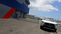 Kesigapan All New Corolla Cross HEV dalam mengolah tenaga motor bakar dan motor listrik begitu menjanjikan di jalan. 