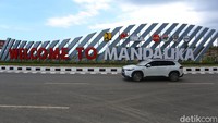 Selanjutnya adalah sirkuit Mandalika di Lombok, NTB, yang diresmikan dan dijajal langsung oleh Jokowi pada Jumat, (12/11/2021). (Rachman Haryanto/detikcom)