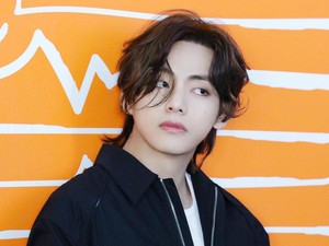 V BTS Dinilai Sempurna, Hidungnya Sulit Ditiru Dokter Bedah Plastik