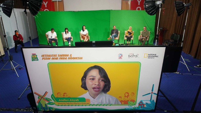 Webinar Memerangi Emisi Karbon Webinar bertema
