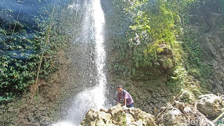 Air Terjun Mbengkat Indah di Grobogan, Jateng Air Terjun Mbengkat Indah di Grobogan, Jateng
