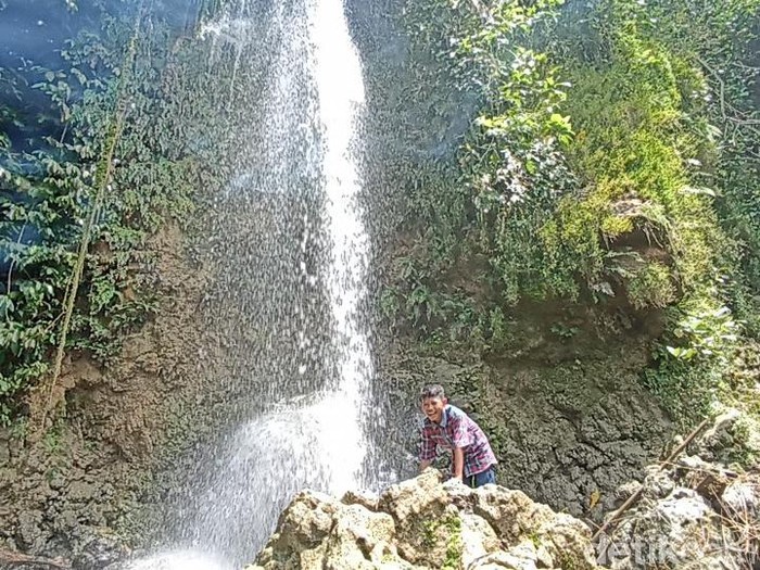 Air Terjun Mbengkat Indah di Grobogan, Jateng