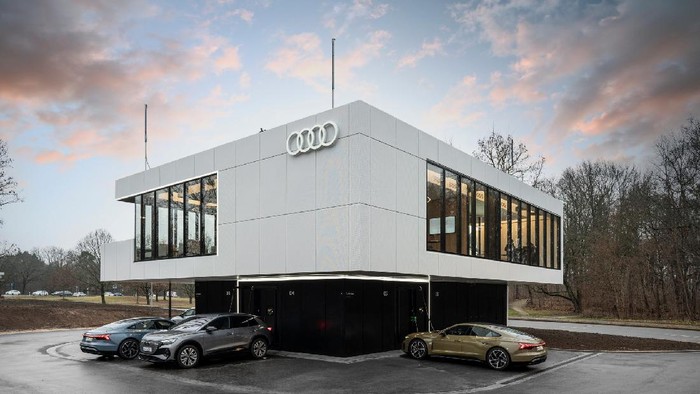 SPKLU Audi Charging Hub