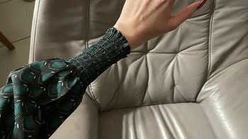 Ada yang aneh dengan tangan ini? Foto: Boredpanda