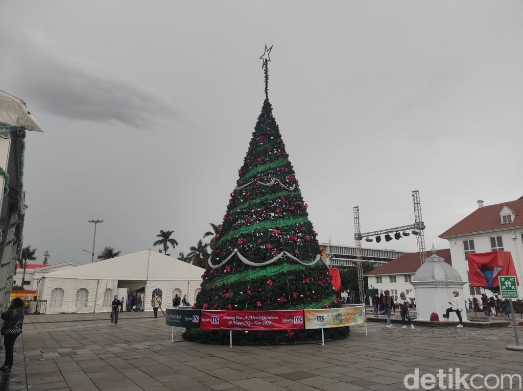 Gelaran 'Christmas in Jakarta' 2021, di Kota Tua, 18 Desember 2021. (Azhar Bagas Ramadhan/detikcom)