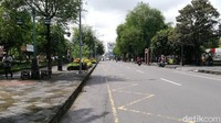 Diberitakan sebelumnya, Pemkot Solo akan menata kawasan Pasar Pon menjadi layaknya Malioboro. Rencana penataan kawasan sepanjang sekitar dua kilometer itu akan dilakukan tahun depan menggunakan dana dari APBN.