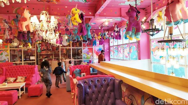 Kafe Miss Unicorn di Bekasi