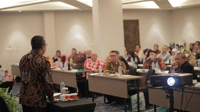 Founder Konsep Karnus, Iwan Benny Purwowidodo, memberikan informasi dan pengetahuan akan sebuah filosofi bahwa sumber segala macam penyakit berasal dari perut.