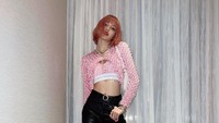 Lisa BLACKPINK kerap dipuji oleh netizen Korea karena proporsi tubuh yang dianggap ideal. Foto: dok. Instagram lalalalisa_m