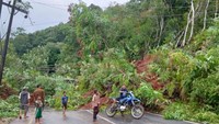 Longsor Terjadi di Tapsel, Jalan Menuju Mandailing Natal Putus Total