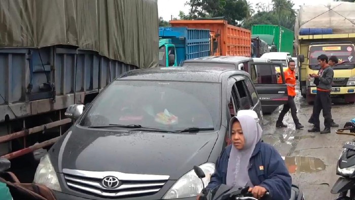 Macet parah di Jalinsum Batu Bara arah Kisaran (dok. Istimewa)