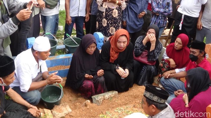 pemakaman imam s arifin
