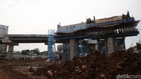 Jalan Tol Becakayu seksi 2A-2A Ujung yang saat ini tengah dibangun oleh Waskita menggunakan struktur elevated memiliki panjang 4,88 km dan saat ini progresnya telah mencapai 83,6%.