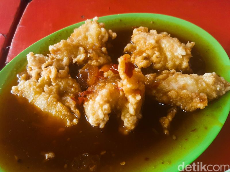 Pondok Rizki 99 Seafood, Chinese Food Murah di Stasiun Pondok Cina. Harga Cuma Rp 13 Ribuan!