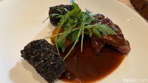 Salmon Tartare hingga Wagyu Sirloin Istimewa untuk Makan Malam Saat Natal