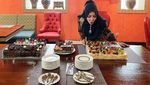 Serunya Kulineran Roro Fitria, Makan Siang di Turki hingga Bikin Sandwich