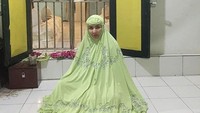 Sosok Roro Fitria dulu dikenal sebagai seorang aktris, model, hingga DJ. Kini ia masih eksis di Instagram dengan followers mencapai hampir 600 ribu.
