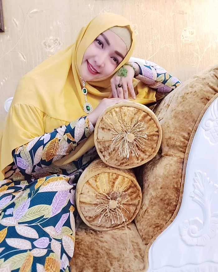 Serunya Kulineran Roro Fitria, Makan Siang di Turki hingga Bikin Sandwich Serunya Kulineran Roro Fitria, Makan Siang di Turki hingga Bikin Sandwich