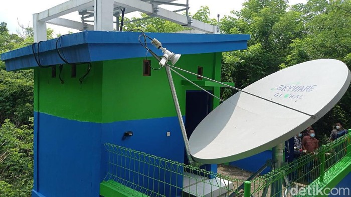 Shelter dan jaringan seismograf yang dibangun BMKG di Sleman, Sabtu (18/12/2021).
