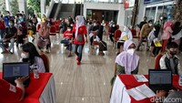 Sama seperti kegiatan sebelumnya, setiap peserta yang vaksin di Sentra Vaksin Ancol akan mendapatkan tiket rekreasi gratis.