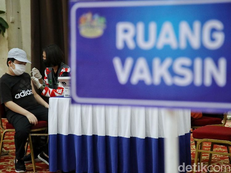 Vaksin COVID-19 di Ancol Gratis Tiket Wahana Lho