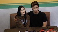 Baru bulan ini Yasmine datang ke Indonesia bersama sang bunda untuk berjumpa dengan Aditya Zoni, adik Ammar Zoni. Foto: Pool/Noel/detikFoto
