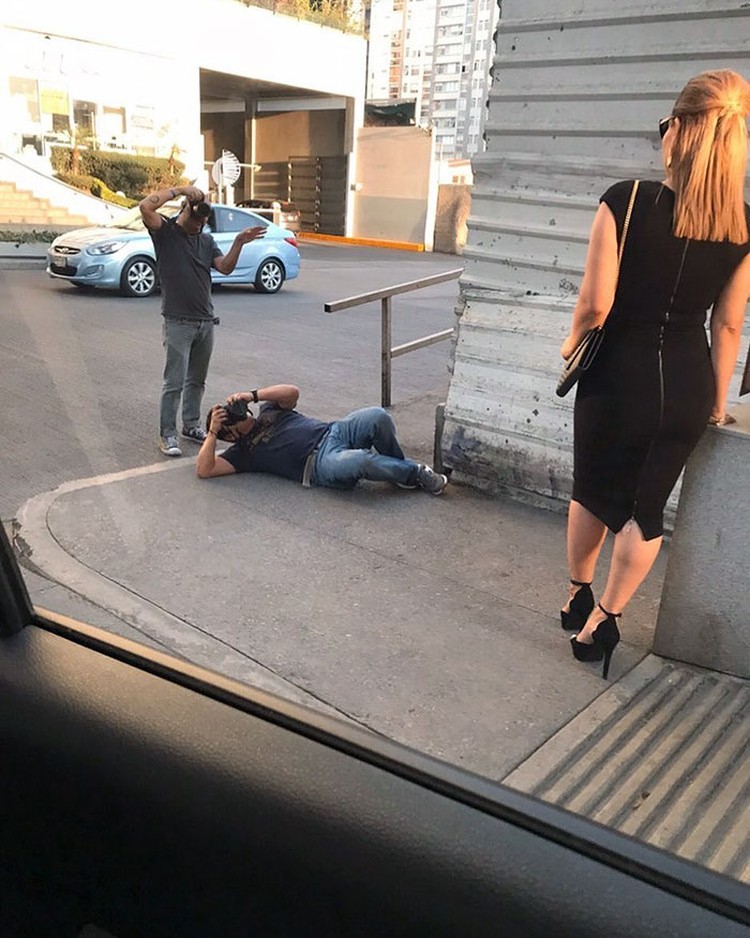 Aksi nyeleneh influencer Aksi nyeleneh influencer demi konten