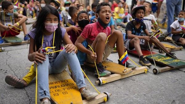 Kegiatan ini pun jadi salah satu acara yang dinanti oleh anak-anak di kawasan Caracas setiap tahunnya. Â Kegiatan ini pun jadi salah satu acara yang dinanti oleh anak-anak di kawasan Caracas setiap tahunnya. Â