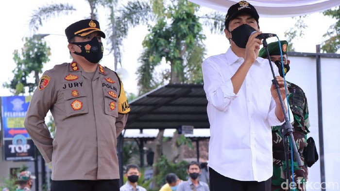 Di kesempatan ini, Bupati Madiun H. Ahmad Dawami mengatakan, semua tahapan Pilkades telah berjalan lancar. Setiap calon kades sudah diberi sosialisasi agar siap kalah dan siap menang.