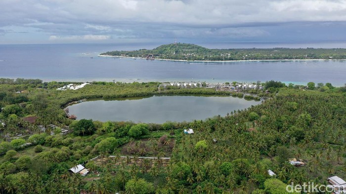 Danau Air Asin di Gili Meno, Lombok, NTB