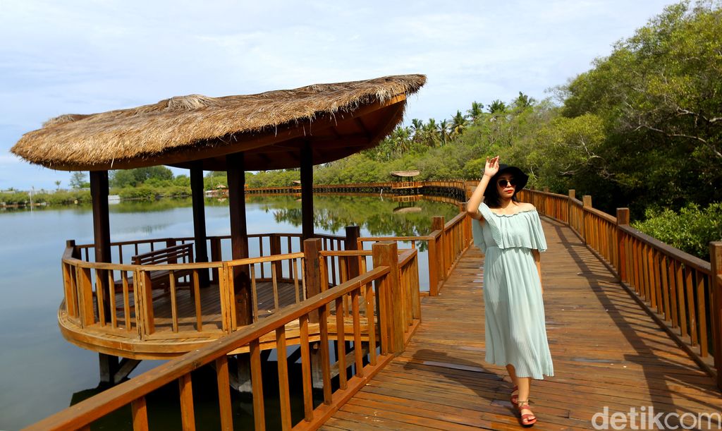 Danau Air Asin di Gili Meno, Lombok, NTB