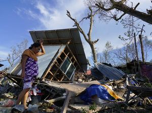 Desa di Filipina Porak Poranda Dihantam Topan Rai