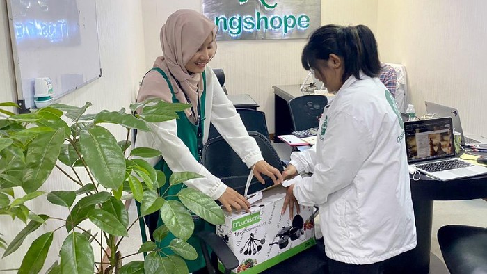 Pelaku bisnis UMKM kini semakin banyak pilihan untuk memasarkan produknya ke masyarakat lewat platform e-commerce. Ini salah satunya.