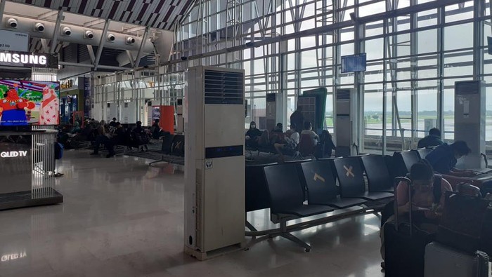 Foto Standing AC (dok. Humas Bandara)