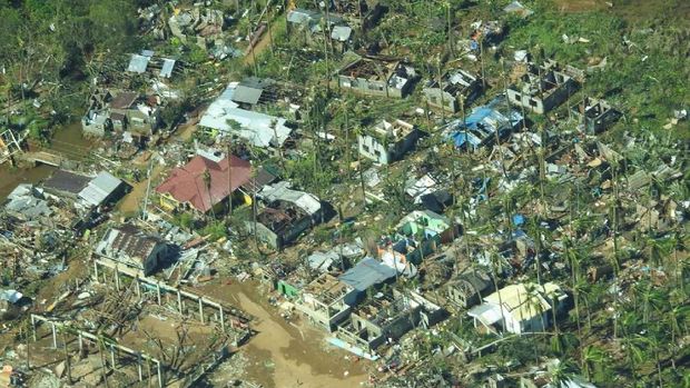 Foto udara menunjukkan, Filipina diterjang badai Topan Rai. (via REUTERS/PHILIPPINE COAST GUARD)