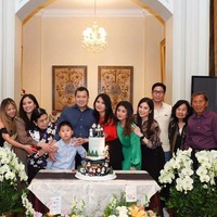 Valencia Tanoesoedibjo sendiri merupakan anak dari bos MNC group, Hary Tanoesoedibjo dan Liliana Soedibjo. Valencia ialah anak kedua dari 5 bersaudara. Foto: Instagram/valenciatanoe