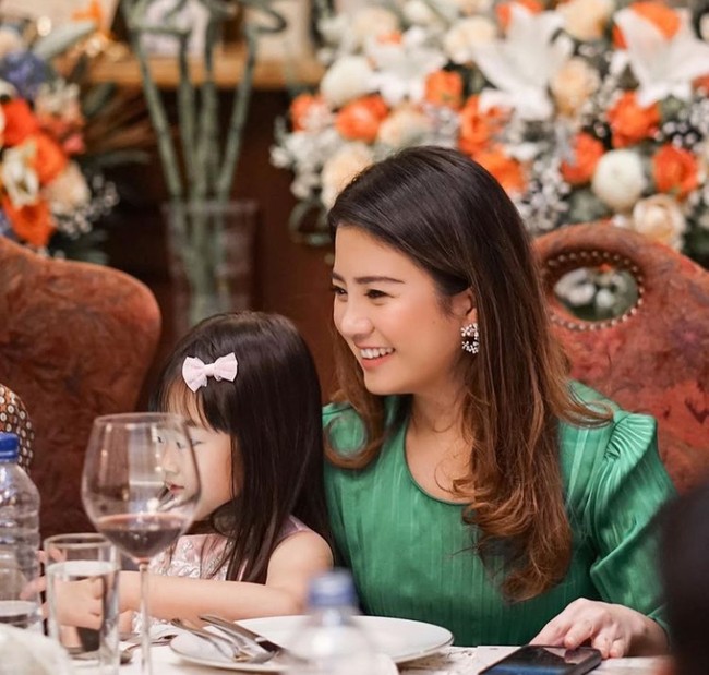 Sebelumnya, Kevin Sanjaya dan Valencia Tanoesoedibjo memang sudah sering kepergok jalan berdua. Hal itu yang membuat publik menjadi penasaran dan menduga bahwa keduanya memang memiliki hubungan spesial. Dan rupanya dugaan tersebut memang benar. Foto: Instagram/valenciatanoe