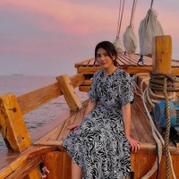 Latar belakang pendidikan Valencia pun tak kalah mengesankan. Valencia merupakan lulusan University of Sydney tahun 2012. Valencia lulus dengan gelar Bachelor of Arts di bidang Film Studies and English Literature. Foto: Instagram/valenciatanoe