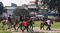 Kawasan alun-alun Empang di Kecamatan Bogor Selatan ini masih dalam proses penataan oleh Pemkot Bogor. Biasanya kawasan ini ramai saat sore hari. (Sol Lamer/detikcom)