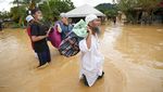 Malaysia Dikepung Banjir, Ribuan Warga Mengungsi