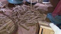 Kegelisahannya terhadap limbah bonggol jagung mendorong Saras untuk memanfaatkan limbah tersebut dalam bentuk lain agar dapat digunakan kembali.