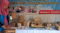 Bahkan, Saras kini tak jarang ikut berbagai event pameran baik di dalam kota maupun luar kota untuk mewakili Rembang. Di tengah keterbatasannya, ia pun kerap menjadi mentor untuk membina UMKM lokal.